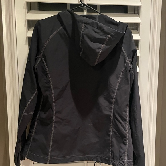 Women’s black Columbia rain jacket - Picture 3 of 3
